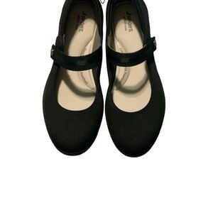 JSPORT Women's Black Flats